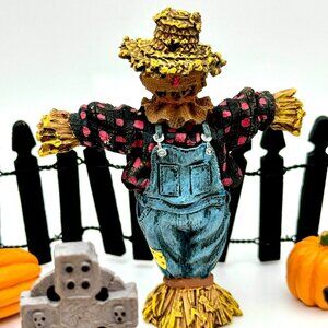 Department 45 Halloween Miniature Set Scarecrow Pumpkins Gravestones Fence 22